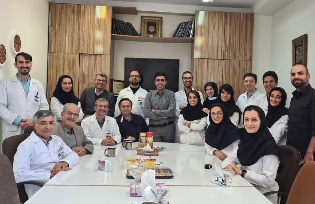 دکتر حیدری و جمعی از اساتید دانشگاه علوم پزشکی تهران