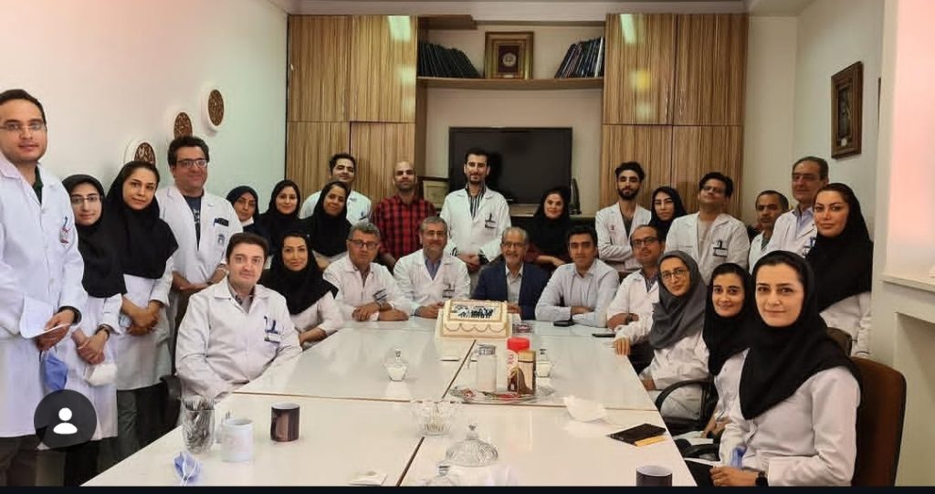 دکتر حیدری و جمعی از پزشکان در بیمارستان امام خمینی